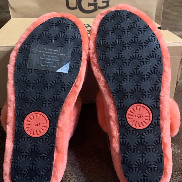 UGG Women's Fuzz Yeah Slippers - Picture 5 of 11